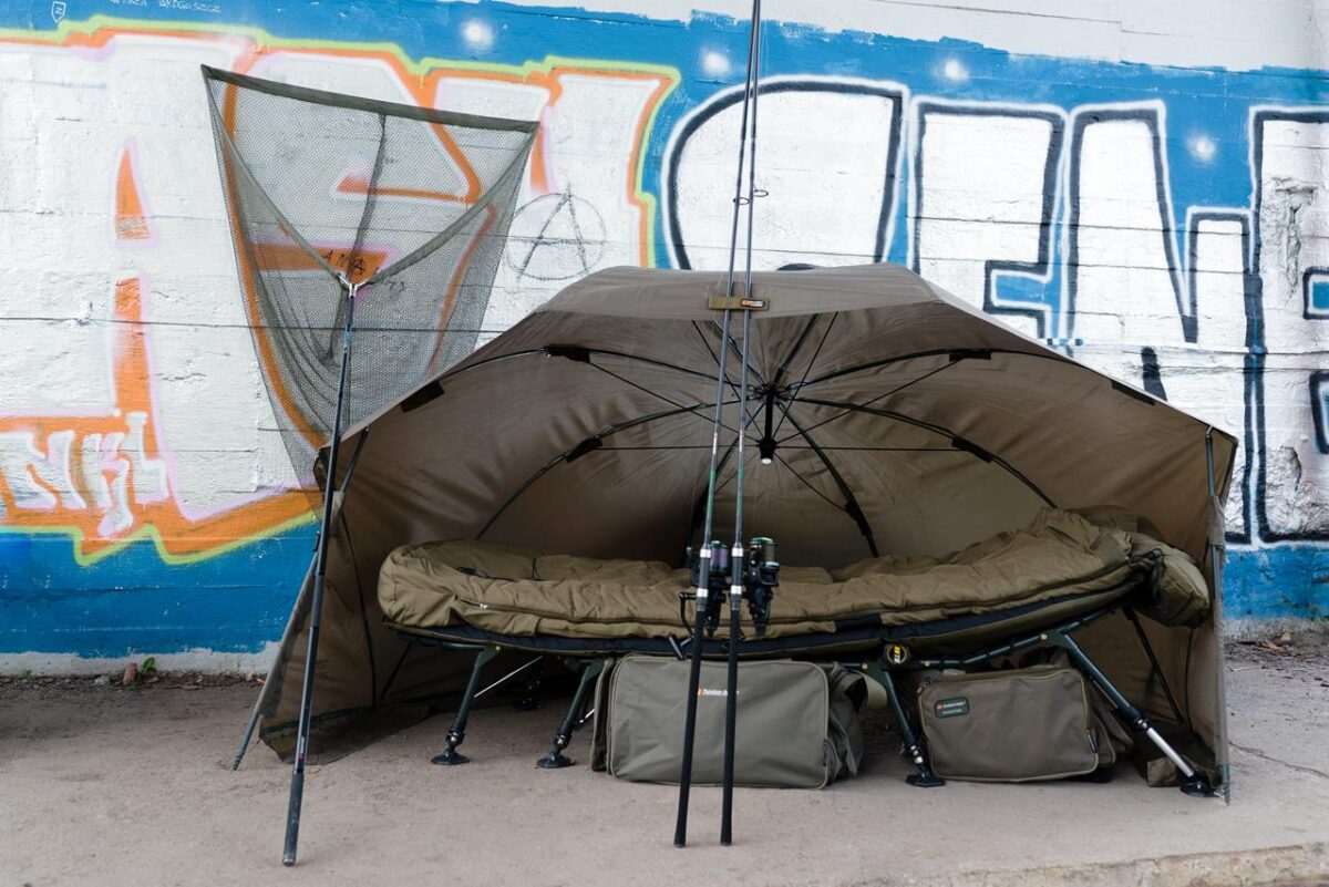 Brolly i łóżko karpiowe