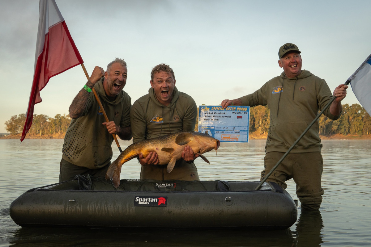 Michał Kamiński, Jakub Robaczewski i Rafał Dudek, łowcy największego karpia World Carp Classic 2026